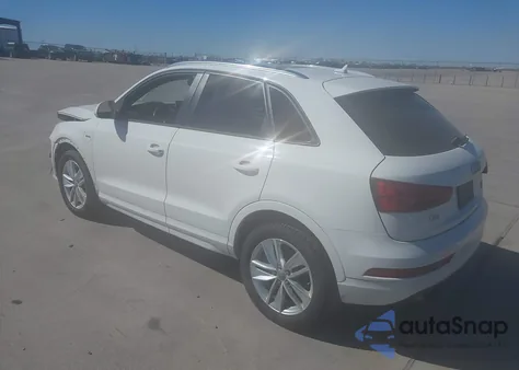 2018 Audi Q3 2.0T Premium/2.0T Sport Premium z USA, uszkodzony, nr VIN WA1ECCFS7JR026917